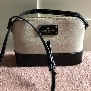 Selling almost brand new Kate spade bag!